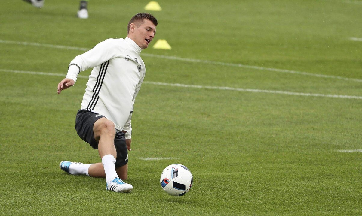 El jugador de la selección alemana de fútbol, Toni Kroos, en foto de archivo de CHRISTIAN CHARISIUS. EFE