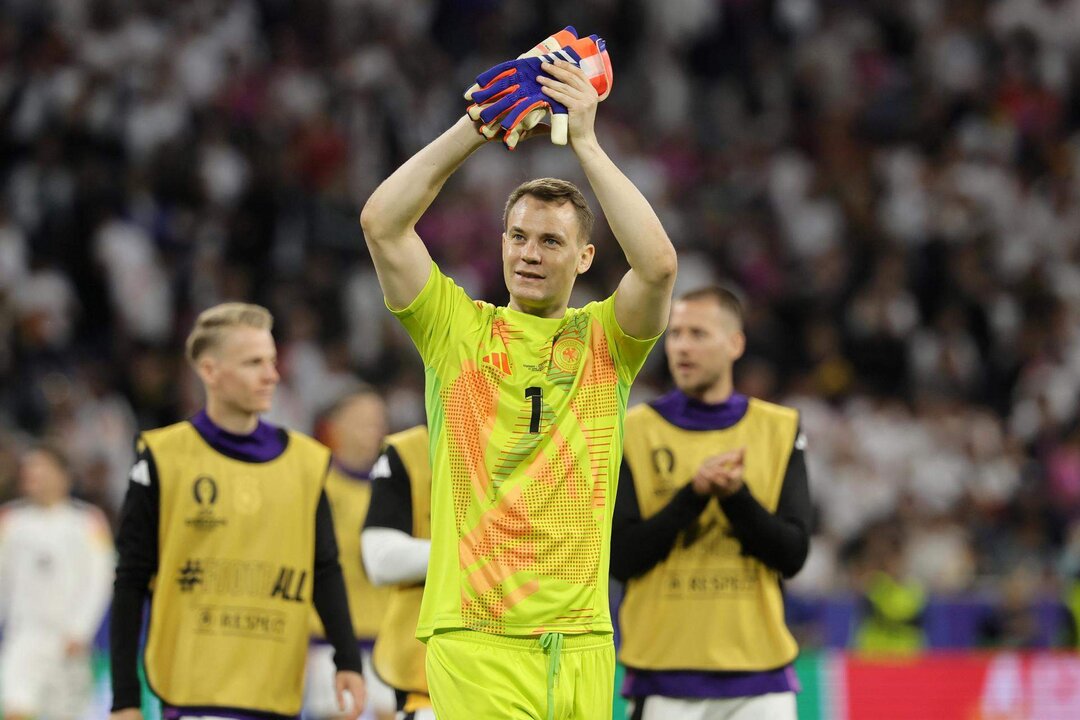 El portero de Alemania, Manuel Neuer, tras ganar a Escocia. EFE/EPA/RONALD WITTEK