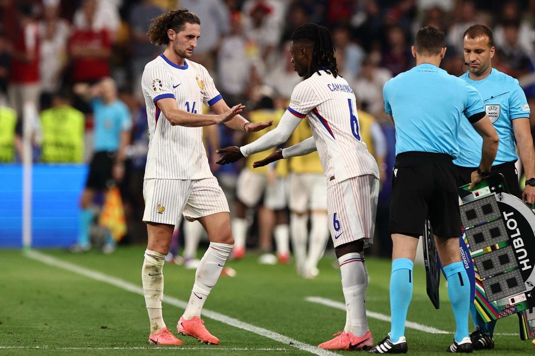 Adrien Rabiot durante el partido de semifinales de la Eurocopa de fútbol que España y Francia disputan este martes en Múnich.   EFE/EPA/ANNA SZILAGYI