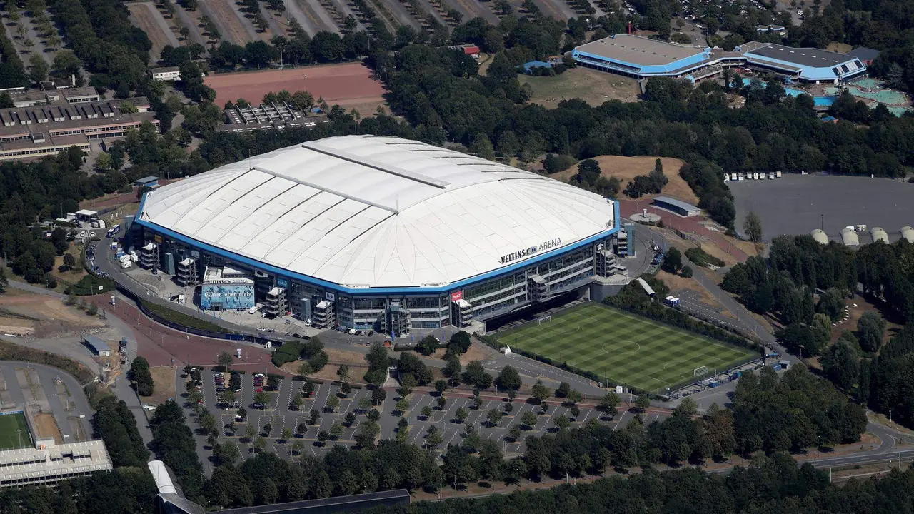 Imagen aérea del estadio Veltins-Arena, en Gelsenkirchen, Alemania. EFE/EPA/FRIEDEMANN VOGEL