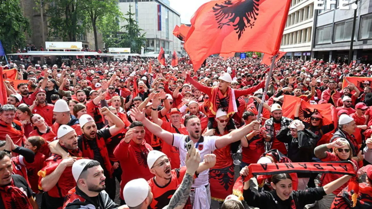 Dortmund (Germany), 15/06/2024.- Albania supporters gather in central Dortmund ahead of the UEFA EURO 2024 group B match between Italy and Albania at the BVB Stadion Dortmund, Germany, 15 June 2024. (Alemania, Italia) EFE/EPA/Daniel Dal Zennaro