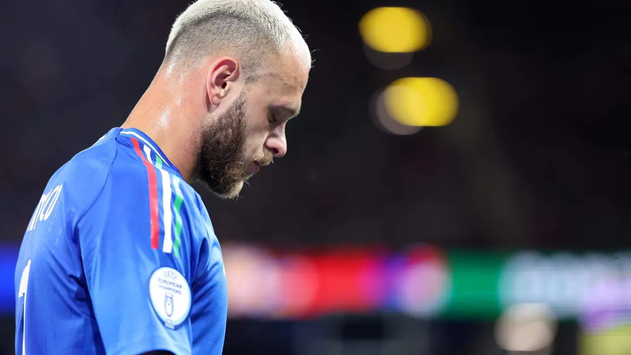 El jugador italiano Federico Dimarco durante el partido de fútbol del grupo B de la Eurocopa 2024 entre Italia y Albania, en Dortmund. EFE/EPA/CHRISTOPHER NEUNDORF