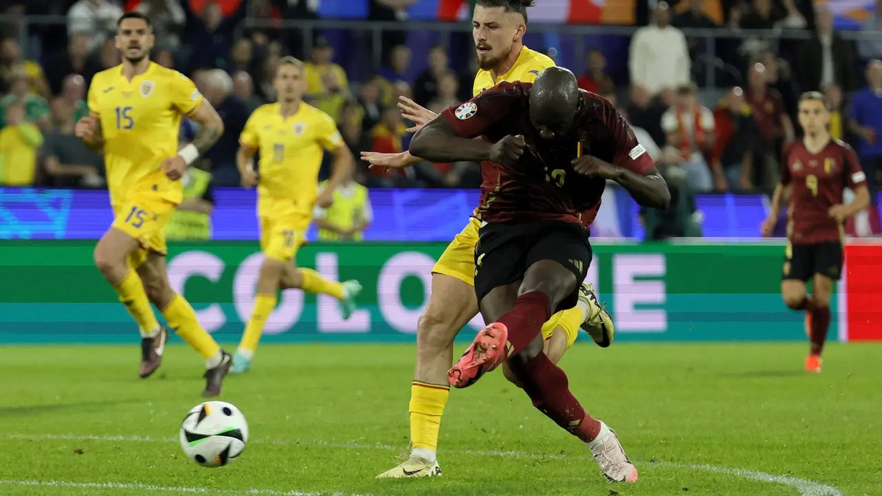 El delantero belga Romelu Lukaku en el partido ante Rumanía juugado en Colonia, Alemania. EFE/EPA/RONALD WITTEK