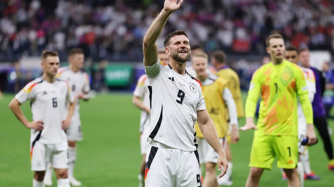 El delantero alemán Niclas Füllkrug (C) durante el partido del grupo A que han jugado Suiza y Alemania en Fránkfort, Alemania.EFE/EPA/CHRISTOPHER NEUNDORF