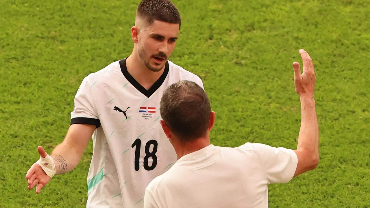 El gol número 900 de la Eurocopa lo anotó el austriaco Romano Schmid en el triunfo por 2-3 de Austria sobre Países Bajos. EFE/EPA/HANNIBAL HANSCHKE