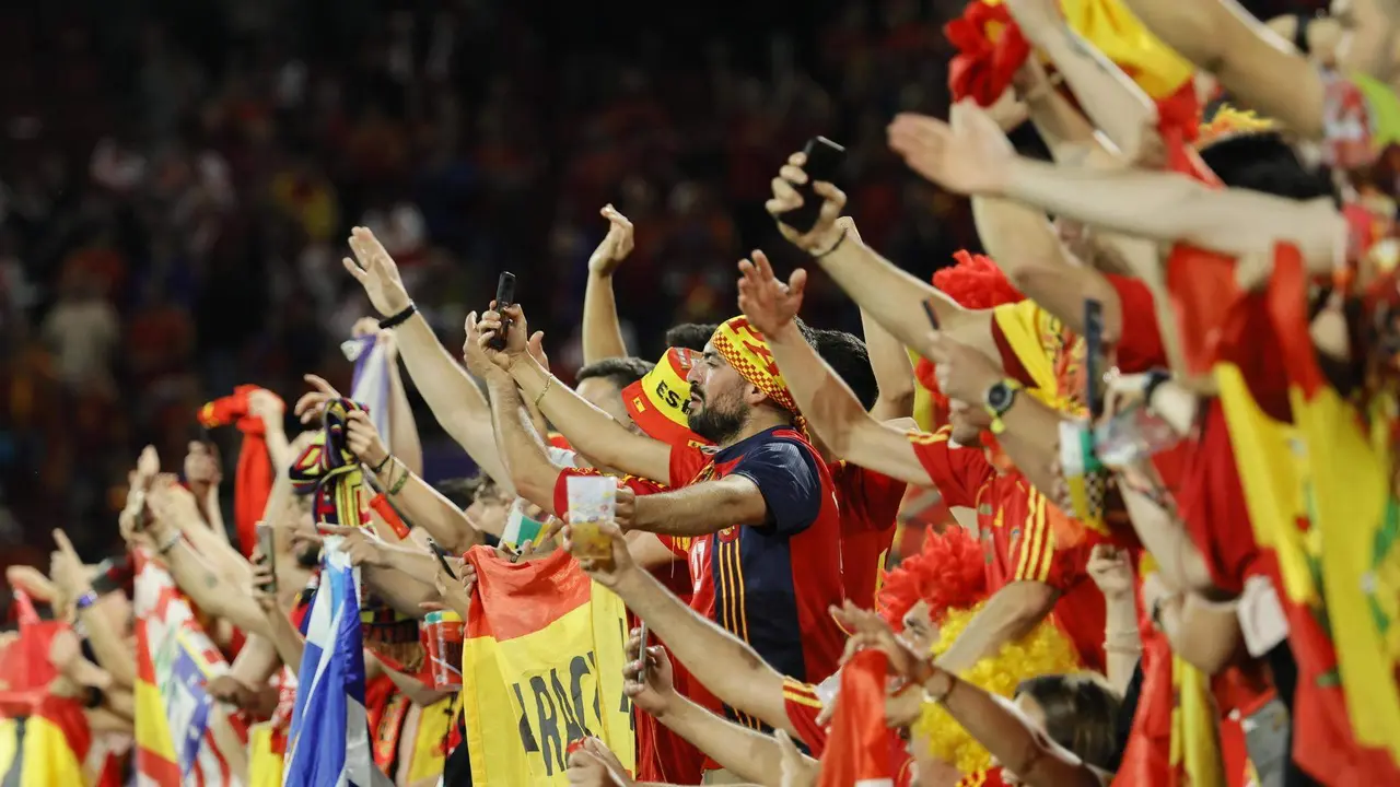 Hinchas españoles en Colonia, Alemania. EFE/EPA/RONALD WITTEK