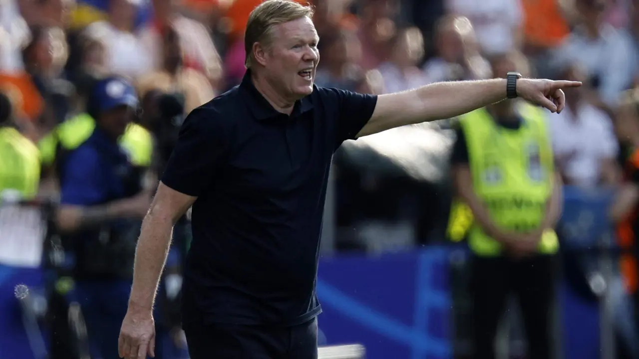 El seleccionador de Países Bajos Ronald Koeman durante el partido de la Eurocopa del grupo D se equipo contra Austria, en Berlín, Alemania. EFE/EPA/ROBERT GHEMENT