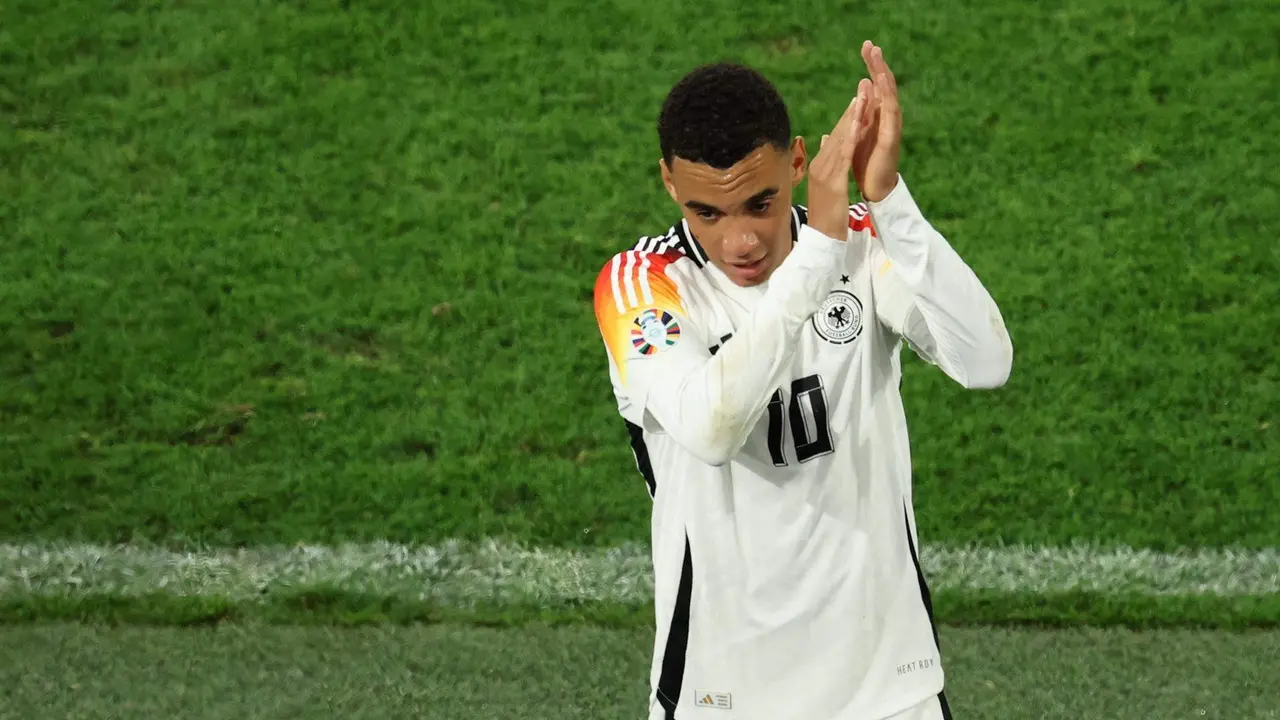 El jugador Jamal Musiala tras el partido com¡ntra Dinamarca jugado en Leipzig, Alemania.EFE/EPA/GEORGI LICOVSKI